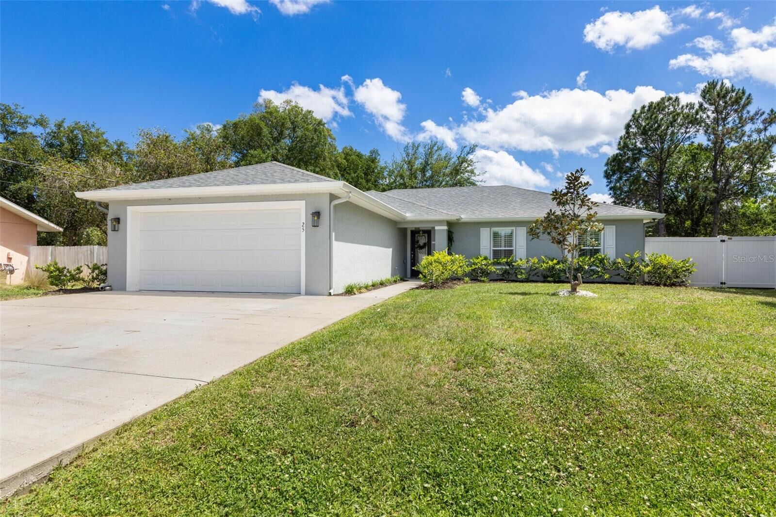 Property Photo:  25 Ulster Court  FL 32164 