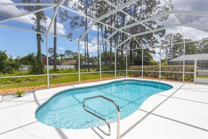 Property Photo: 11 Edgewater Drive FL 32164