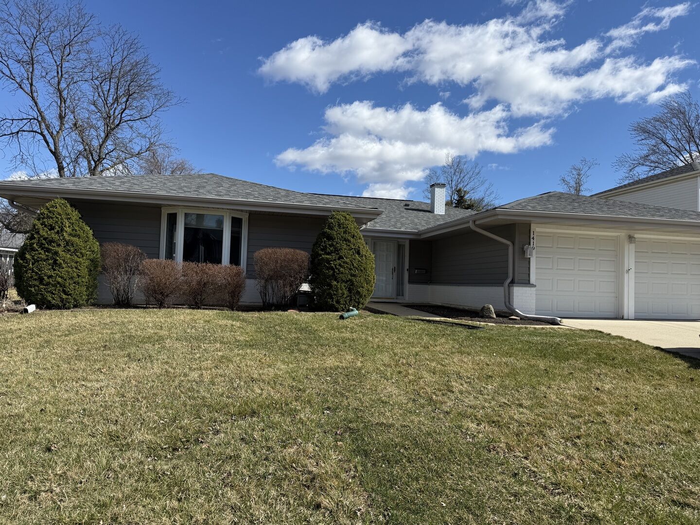 Property Photo: 1419 Churchill Road IL 60195