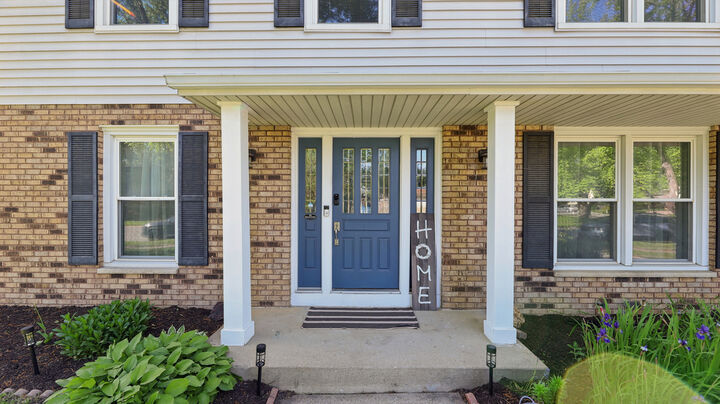 Property Photo:  88 Devonshire Circle  IL 60123 