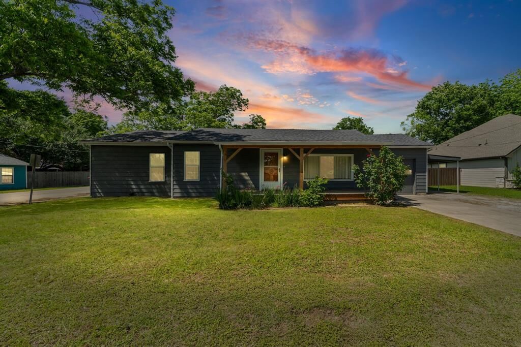 Property Photo: 506 Pendleton Street TX 75442