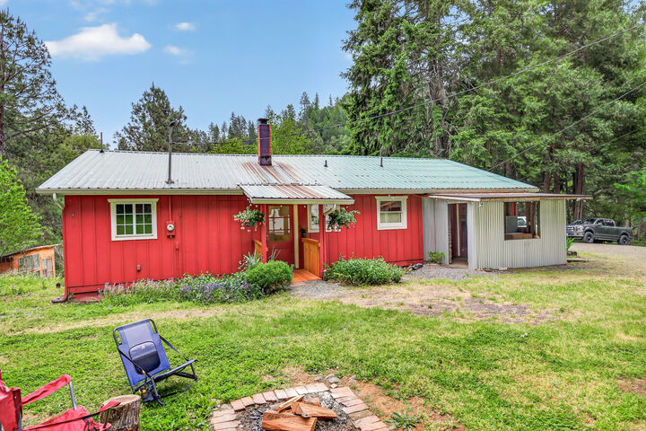 Property Photo:  181 Brimstone Gulch Road  OR 97497 