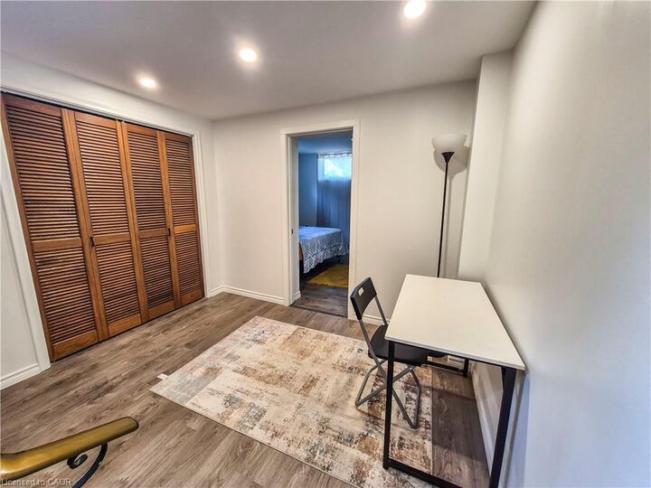 Property Photo:  11 Duncairn Avenue B  ON N2M 4S5 
