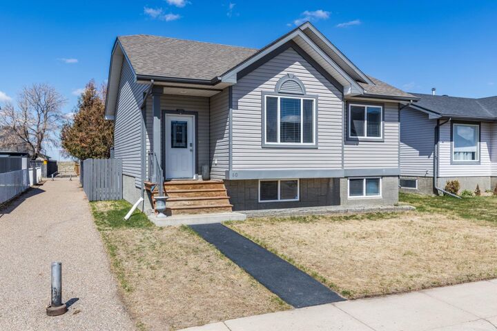 Property Photo:  80 Hudson Way NE  AB T1C 1Y6 