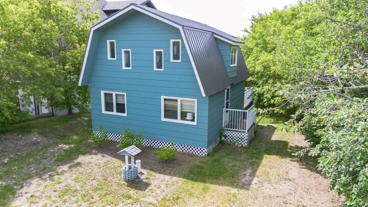 Property Photo: 19 4 Street AB T0C 2L0