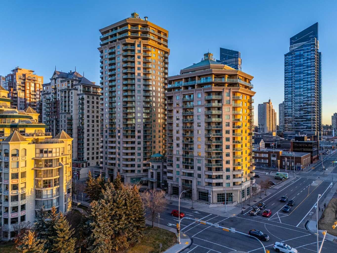 Property Photo:  1121 6 Avenue SW 1004  AB T2P 5J4 