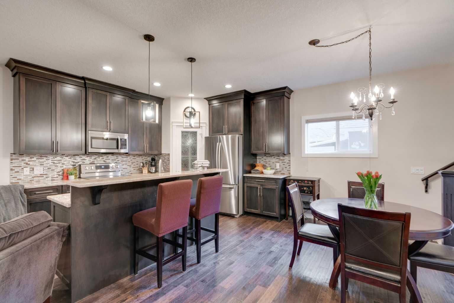 Property Photo: 309 15 Avenue NE 2 AB T2E 1H3