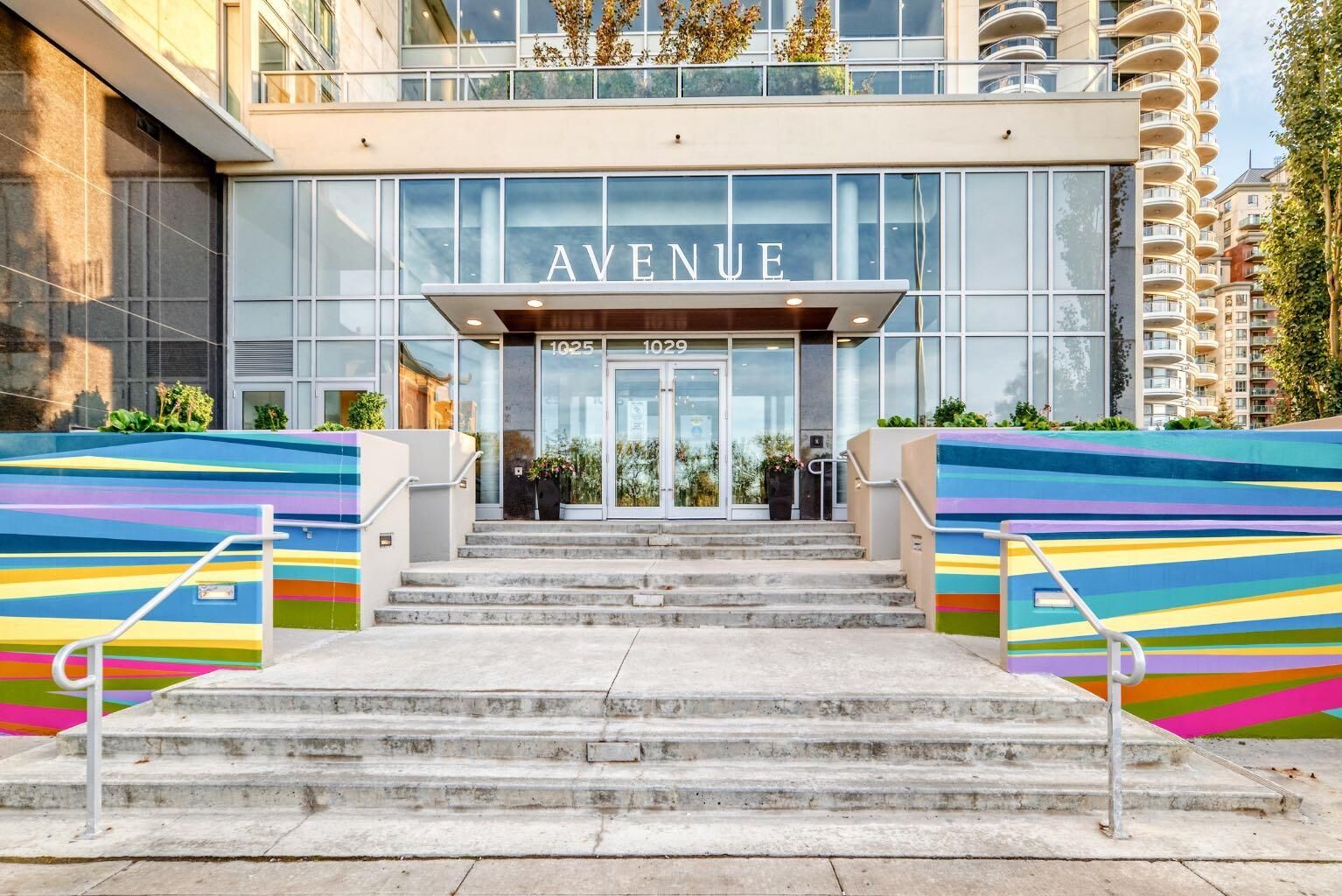 Property Photo:  1025 5 Avenue SW 1004  AB T2P 1N4 