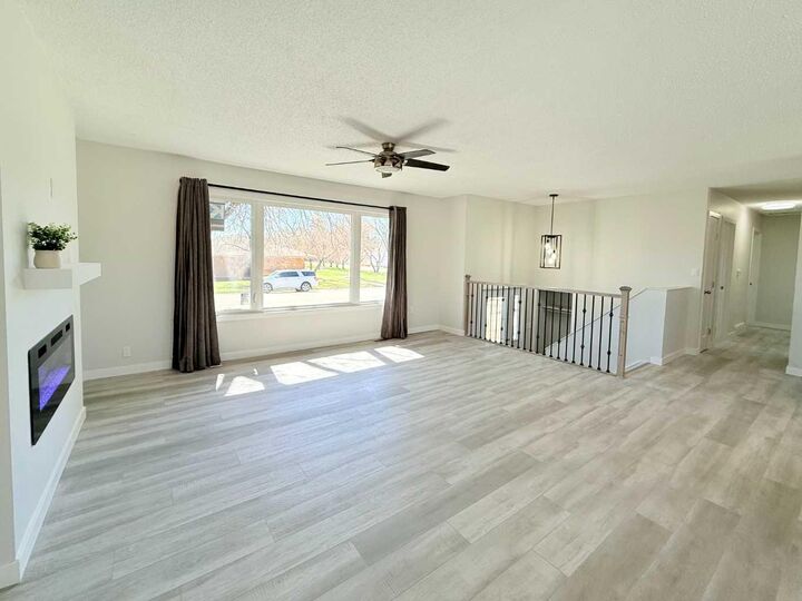 Property Photo:  318 5 Avenue  AB T9W 1A7 
