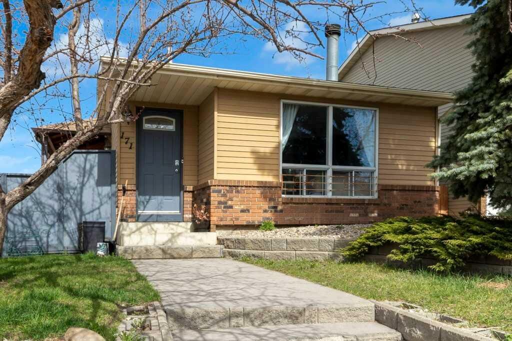 Property Photo:  171 Erin Mount Place SE  AB T2B 2T3 