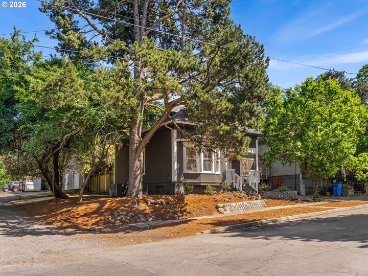 Property Photo: 2822 SE 29th Ave OR 97202