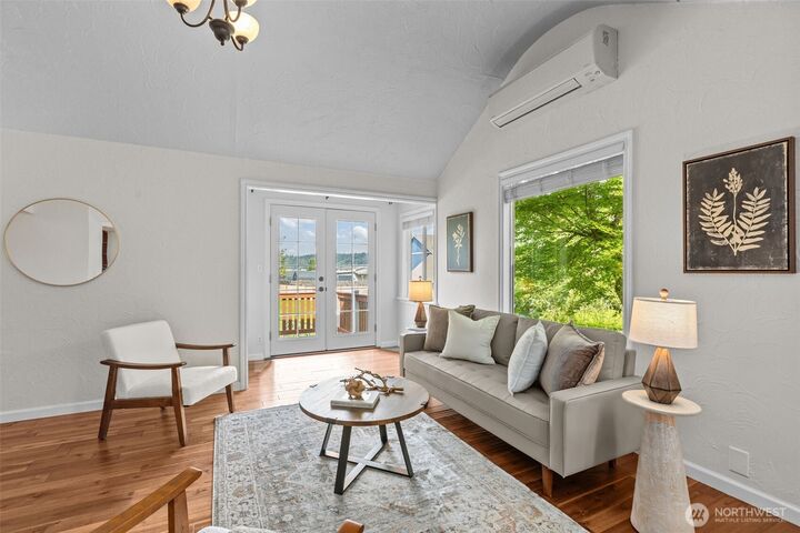 Property Photo:  4722  Woods Road E  WA 98366 