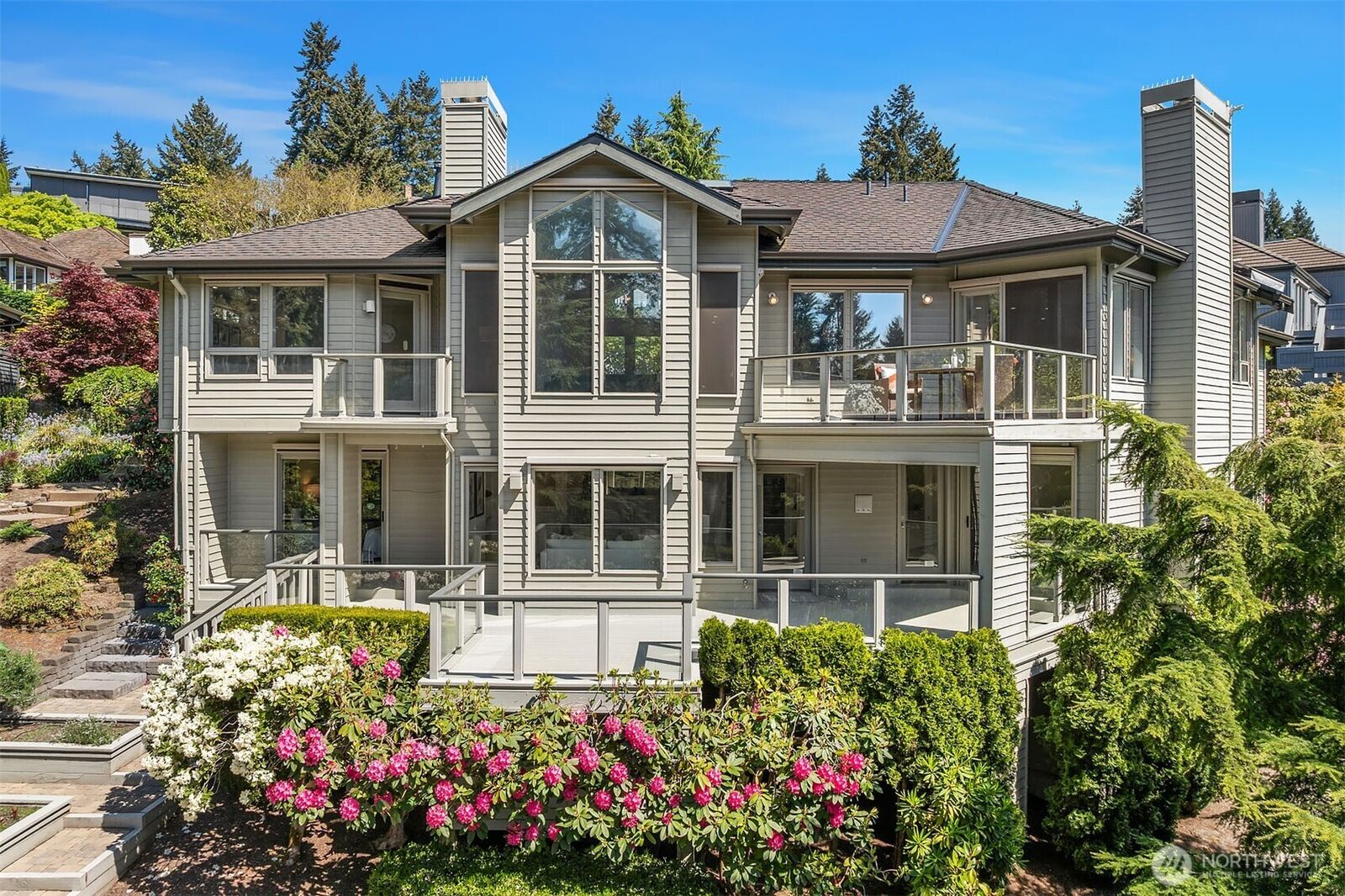 Property Photo:  11257 NE 37th Place  WA 98004 