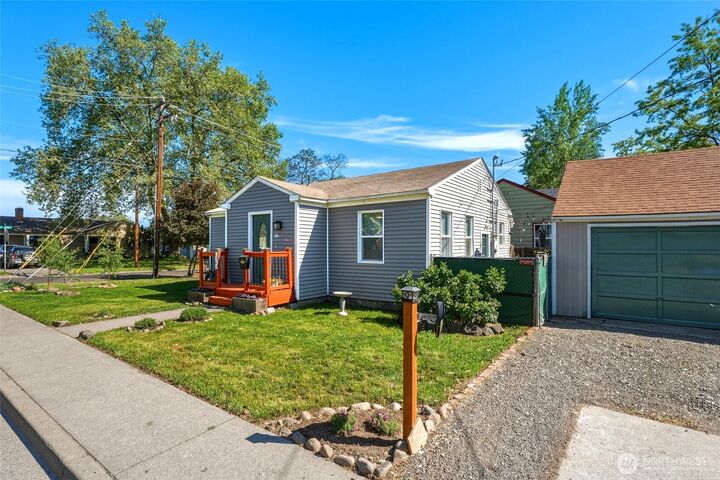 Property Photo:  1544  Melrose Street  WA 99362 