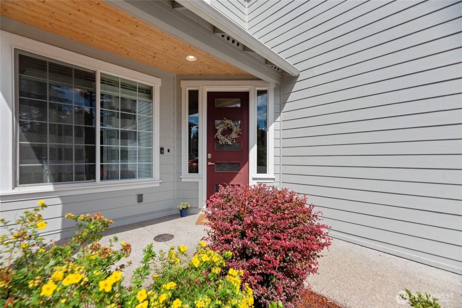 Property Photo: 26029 242nd Place SE WA 98038