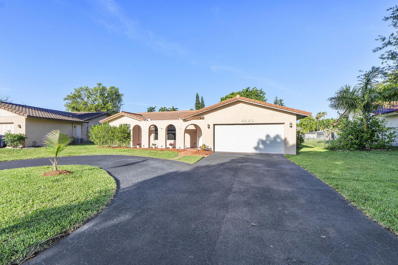 Property Photo:  4020 NW 113th Avenue  FL 33065 