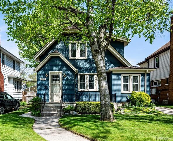 Property Photo:  1037 Longfellow Avenue  MI 48067 