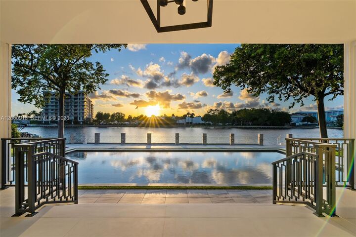 Property Photo:  1239 Middle River Dr  FL 33304 