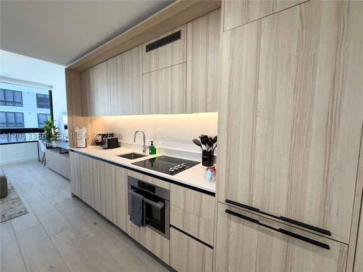 Property Photo: 225 N Miami Ave 1412 FL 33128