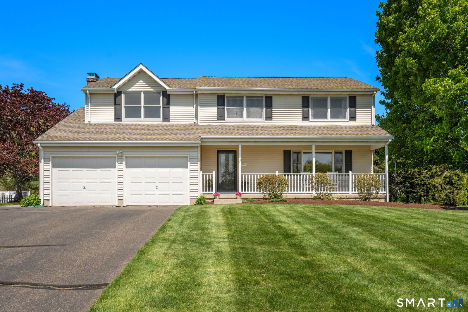 Property Photo:  