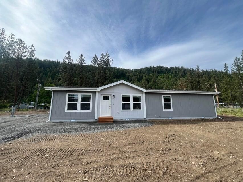 Property Photo: 1304 N Minter Blvd WA 99151