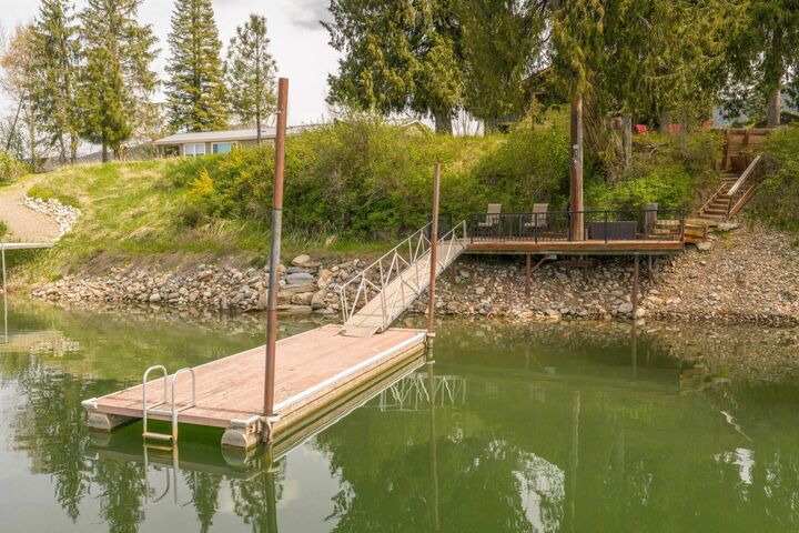 Property Photo:  211 Conrad Dr  WA 99139 