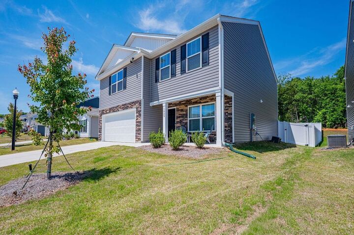 Property Photo: 1629 Martingale Way Way SC 29376