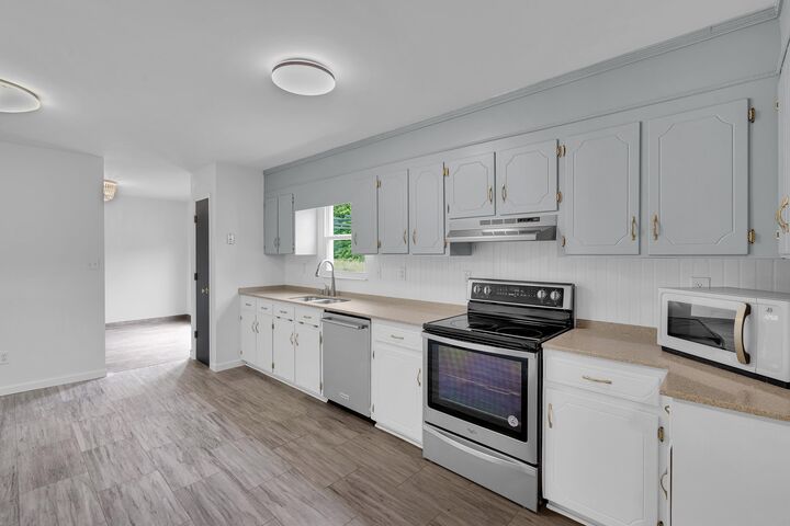 Property Photo: 1359 Old Post Road SC 29341