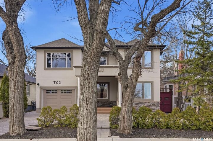 Property Photo:  702 Queen Street  SK S7K 0M9 