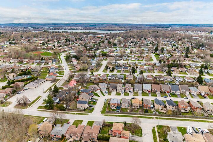 Property Photo:  1005 Whitney Crescent  ON L4R 5N3 