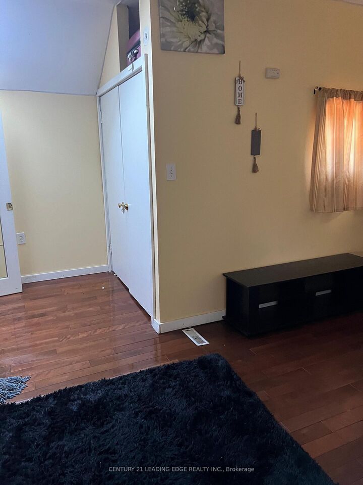 Property Photo: 10 Lailey Street ON L2M 5G8