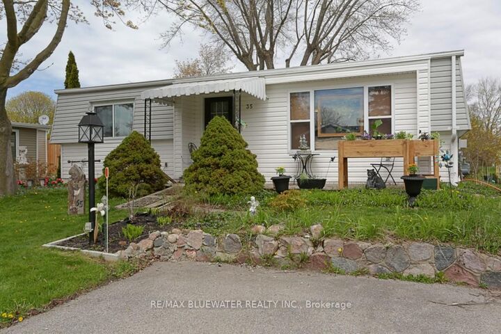 Property Photo: 35 Pebble Beach Parkway ON N0M 1T0