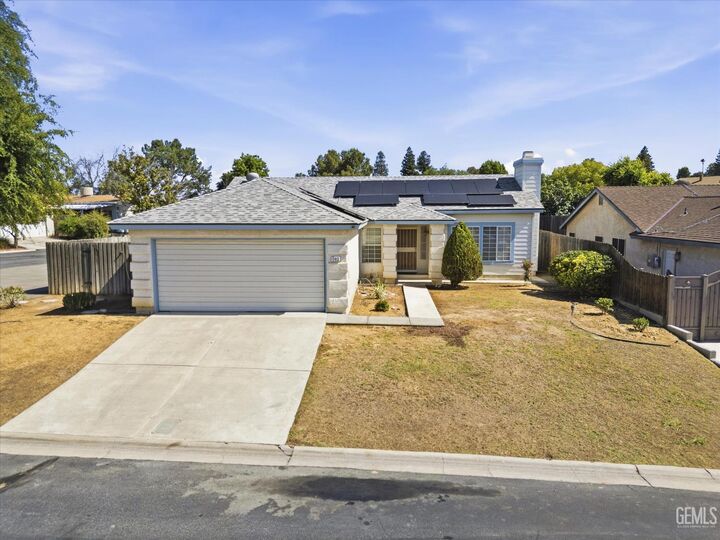 Property Photo:  6413 Derby Drive  CA 93306 