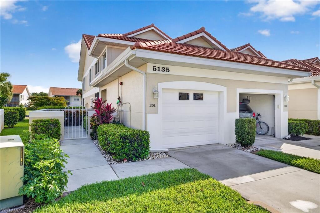Property Photo:  5135 Cobble Creek Ct 201  FL 34110 
