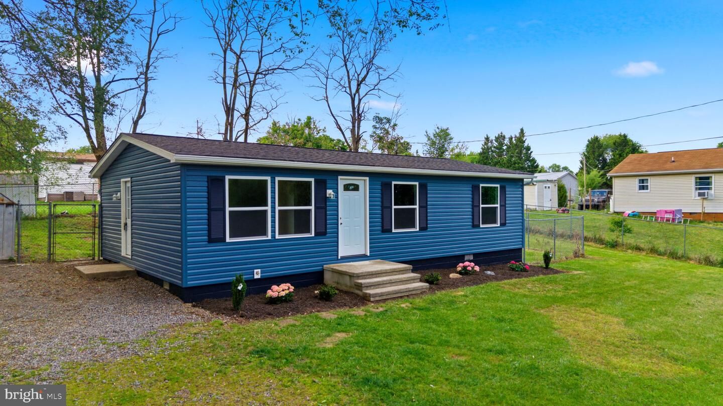 Property Photo:  4 Cayman Court  WV 25404 