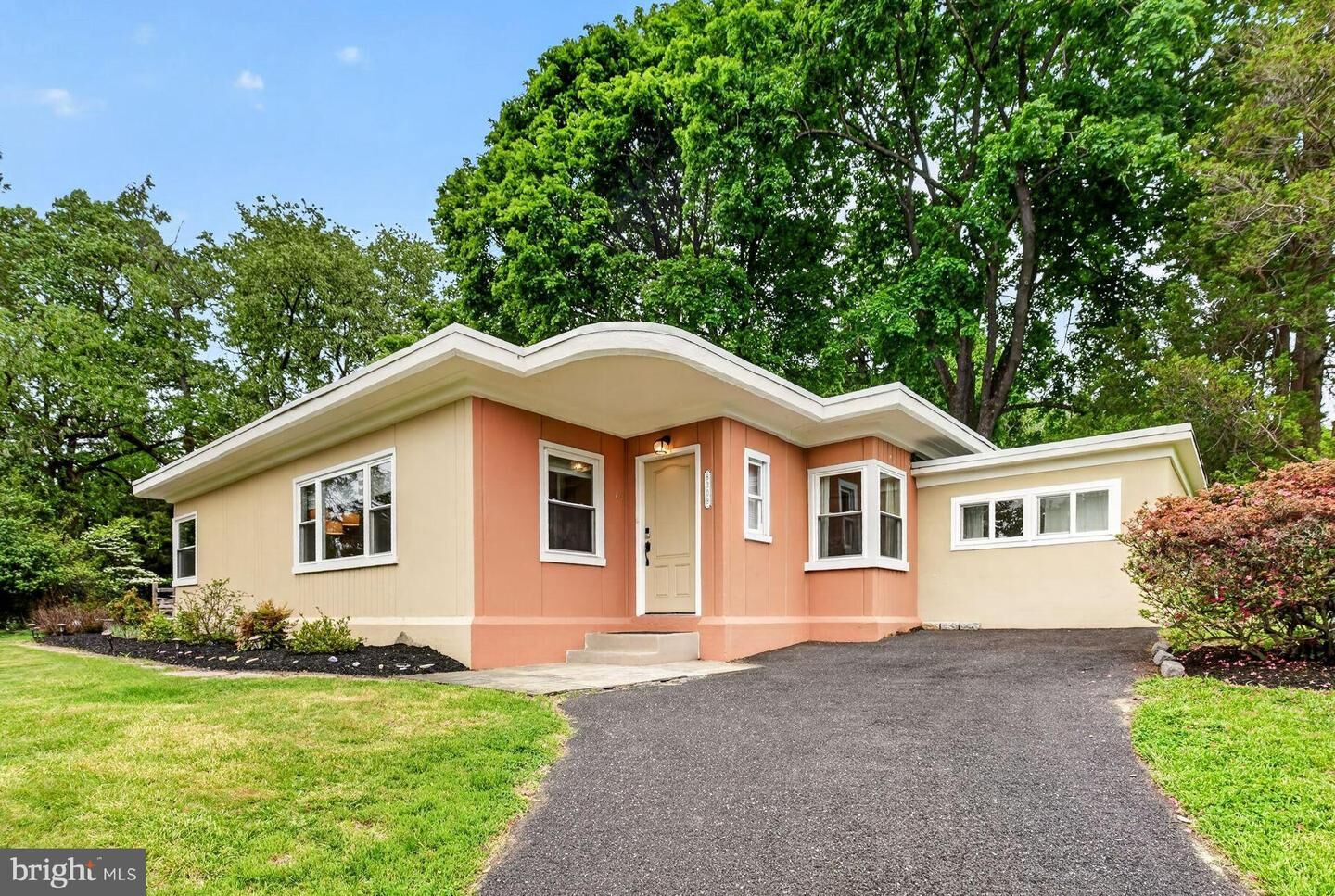 Property Photo:  8309 Macarthur Road  PA 19038 