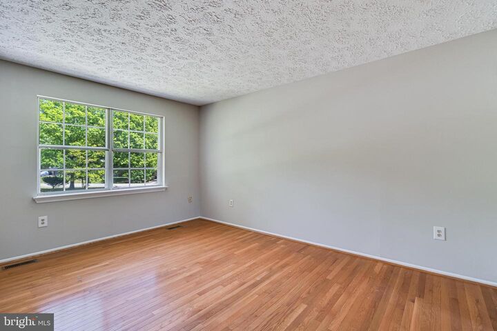 Property Photo:  2307 Valley Oak Court  MD 20601 