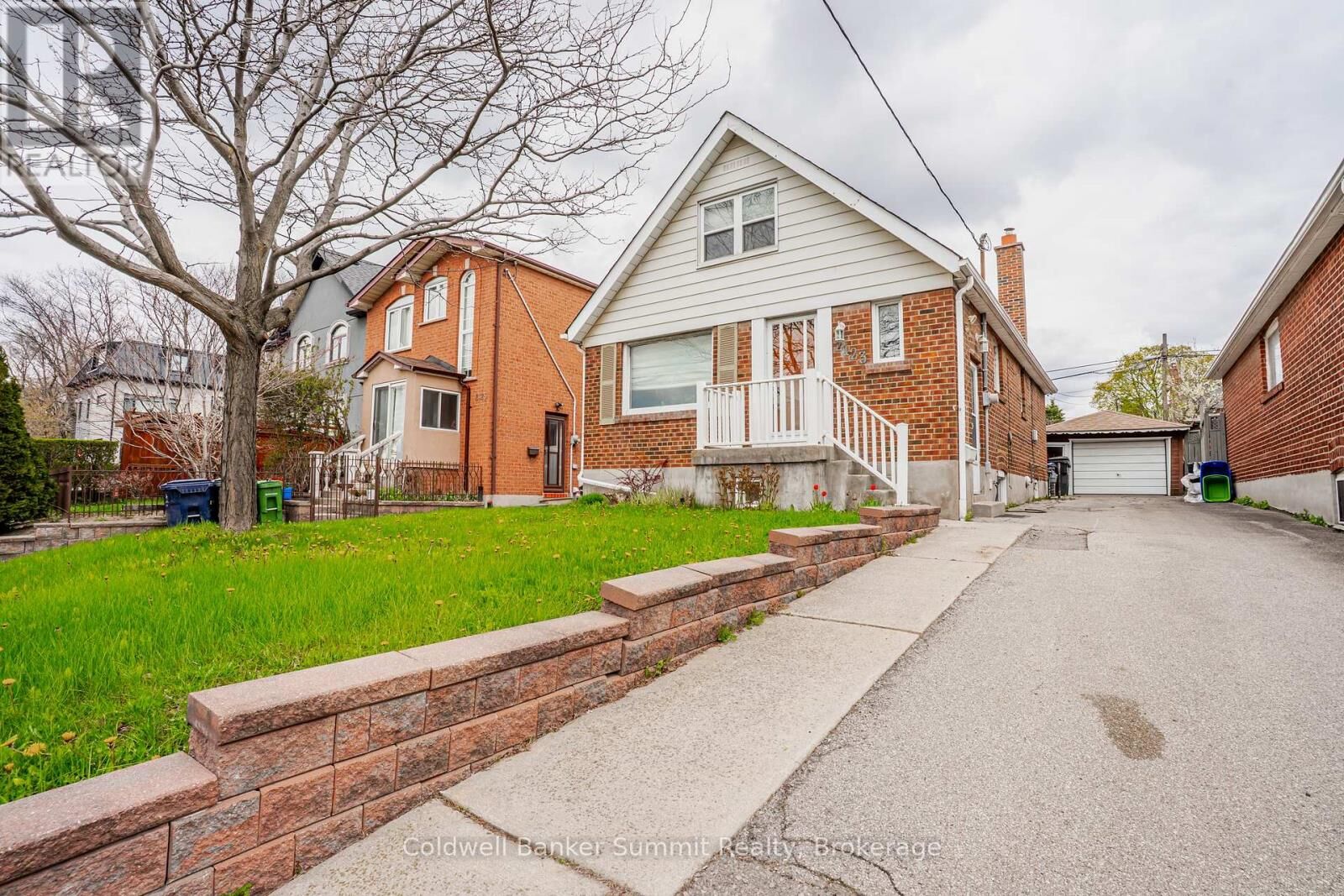Property Photo:  2123 Keele Street  ON M6M 3Z3 
