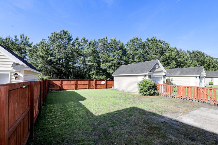 Property Photo: 196 Avonshire Drive SC 29483