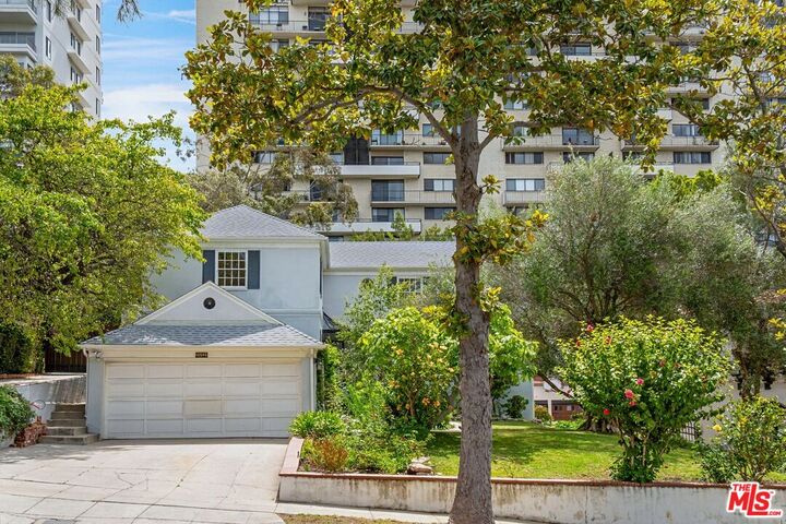 Property Photo:  10546 Lindbrook Ave  CA 90024 