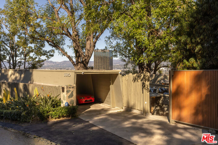Property Photo: 3580 Multiview Dr CA 90068
