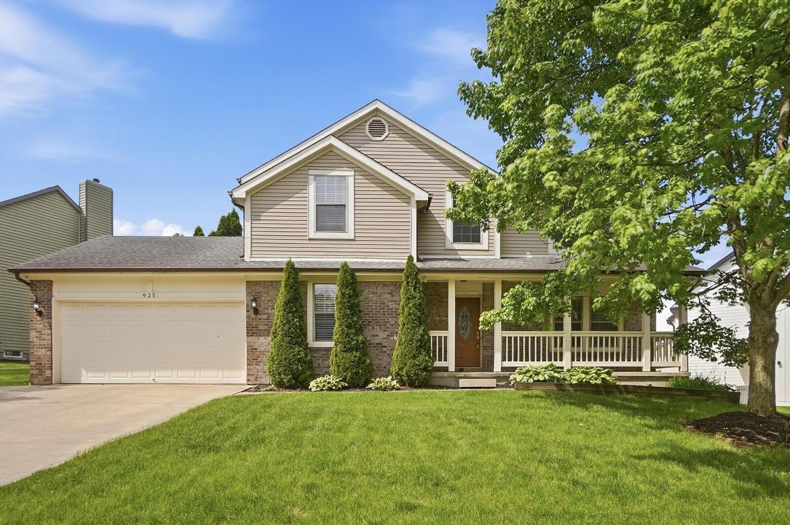 Property Photo:  925 Thayer Drive  OH 43230 