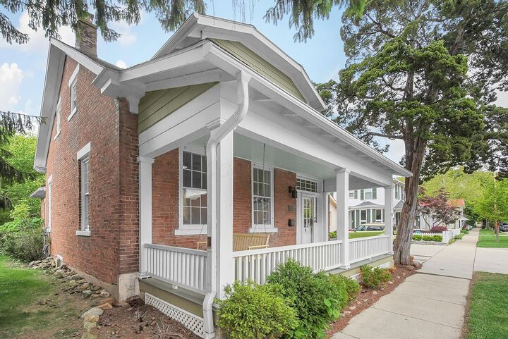Property Photo:  16 N High Street  OH 43110 