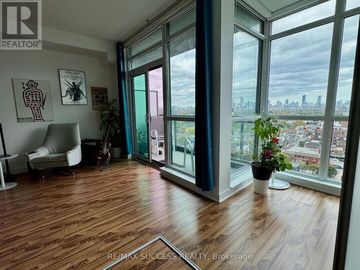 Property Photo:  1171 Queen Street West 1605  ON M6J 0A5 