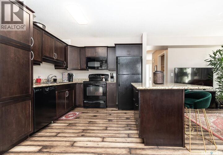 Property Photo:  214 615 Lynd Crescent  SK S7T 0G8 
