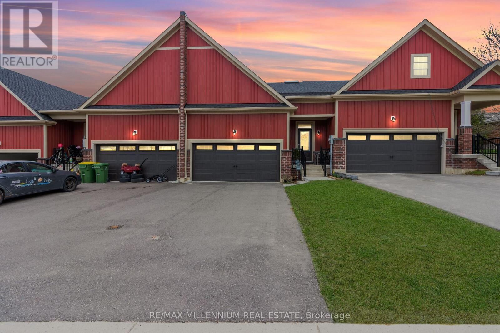 Property Photo:  105 Stonebrook Way  ON N0C 1H0 