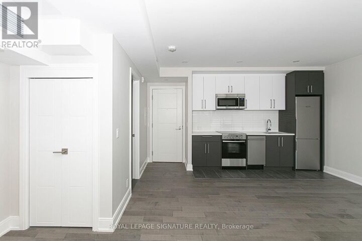 Property Photo:  11 Walmer Road 107  ON M5R 2W9 