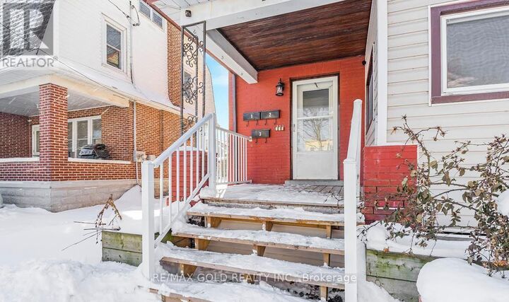 Property Photo:  23 Avenue Place 3  ON L3B 4B2 