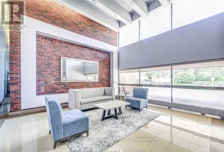 Property Photo:  260 West Seneca Hill Drive West 1415  ON M2J 4S6 