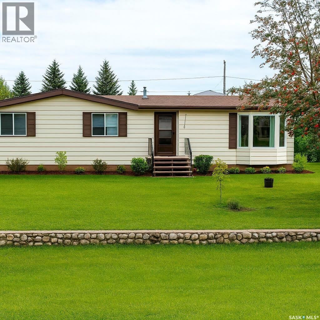 Property Photo:  313 Hara Avenue  SK S0E 0Y0 